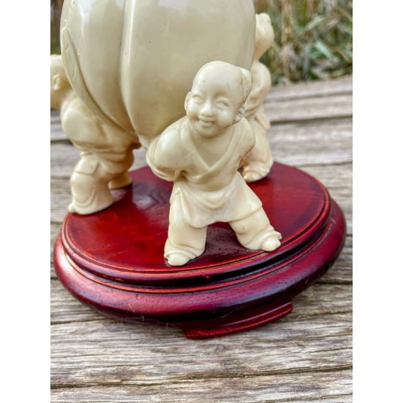 Vintage Asian China Resin Sculpture Boys Holding Longevity Peach - Picture 7 of 15